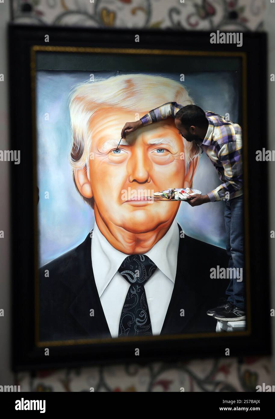 Artist paints Donald Trump in Amritsar, India Indian artist Jagjot ...