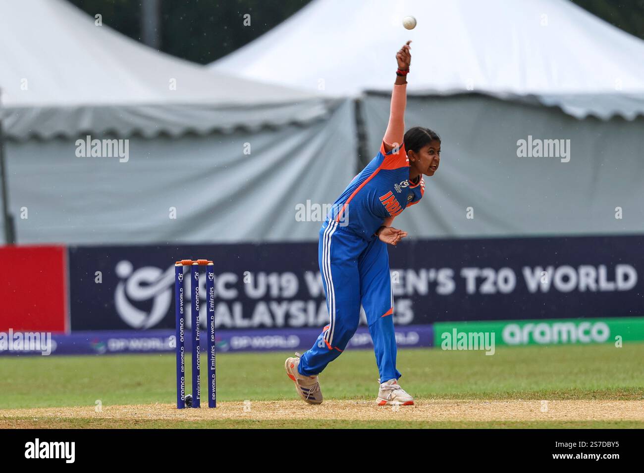 KUALA LUMPUR, JANUARY 19 Joshitha VJ of India delivers a ball during