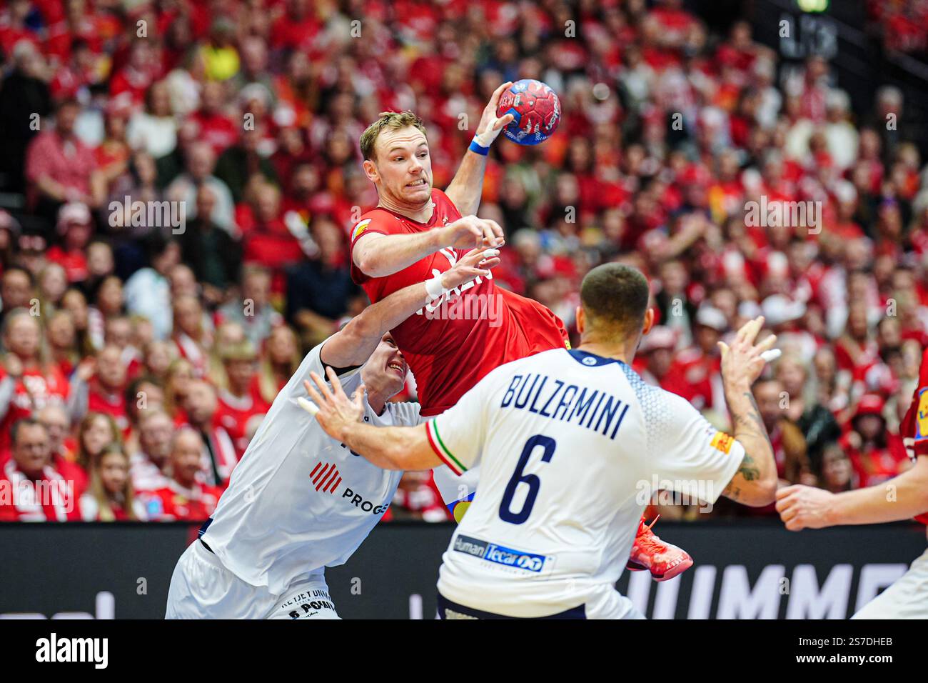 Simone Mengon (Italien, #15), Mathias Gidsel (Daenemark, #19), Davide ...