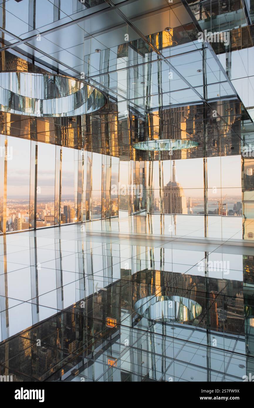 Summit observation deck hi-res stock photography and images - Alamy