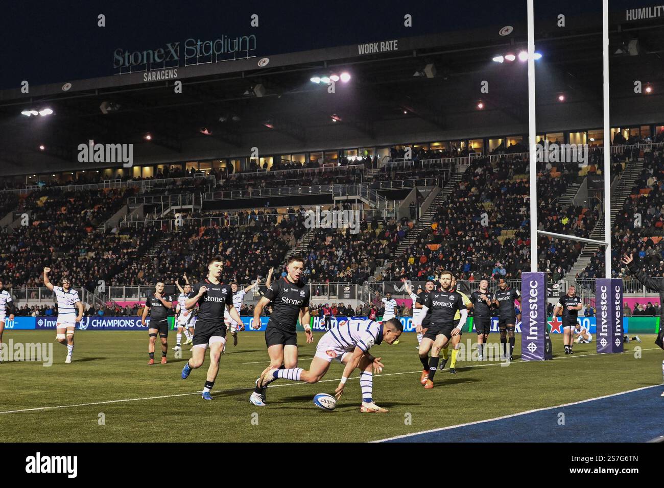 Adrien Seguret of Castres Olympique runs in the final try of the