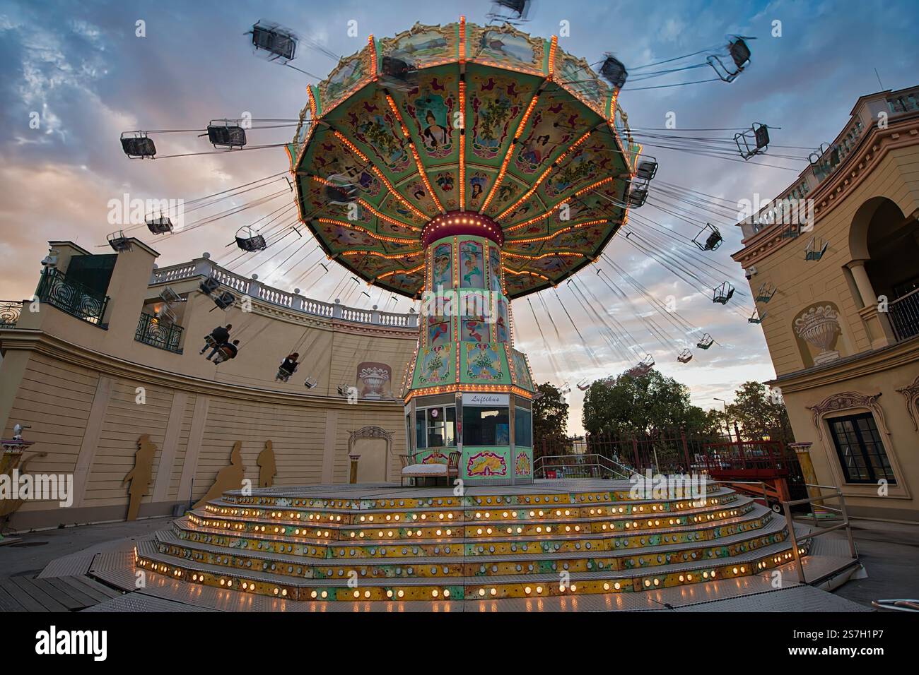 Vienna Swing Ride Giant swing swinging hi-res stock photography and images - Alamy