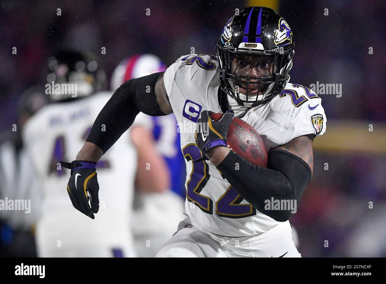Baltimore Ravens running back Derrick Henry (22) carries the ball ...