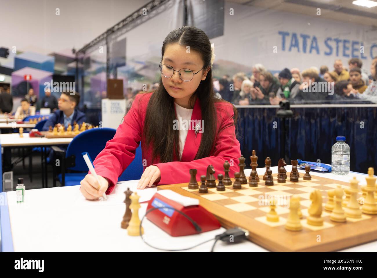 (250120) WIJK AAN ZEE, Jan. 20, 2025 (Xinhua) Lu Miaoyi of China
