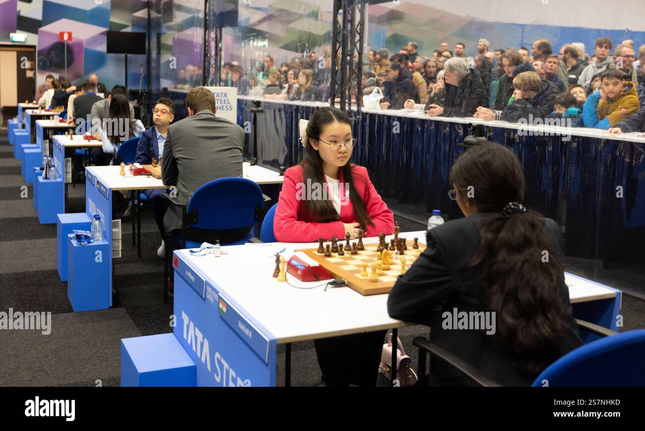 (250120) WIJK AAN ZEE, Jan. 20, 2025 (Xinhua) Contestants compete