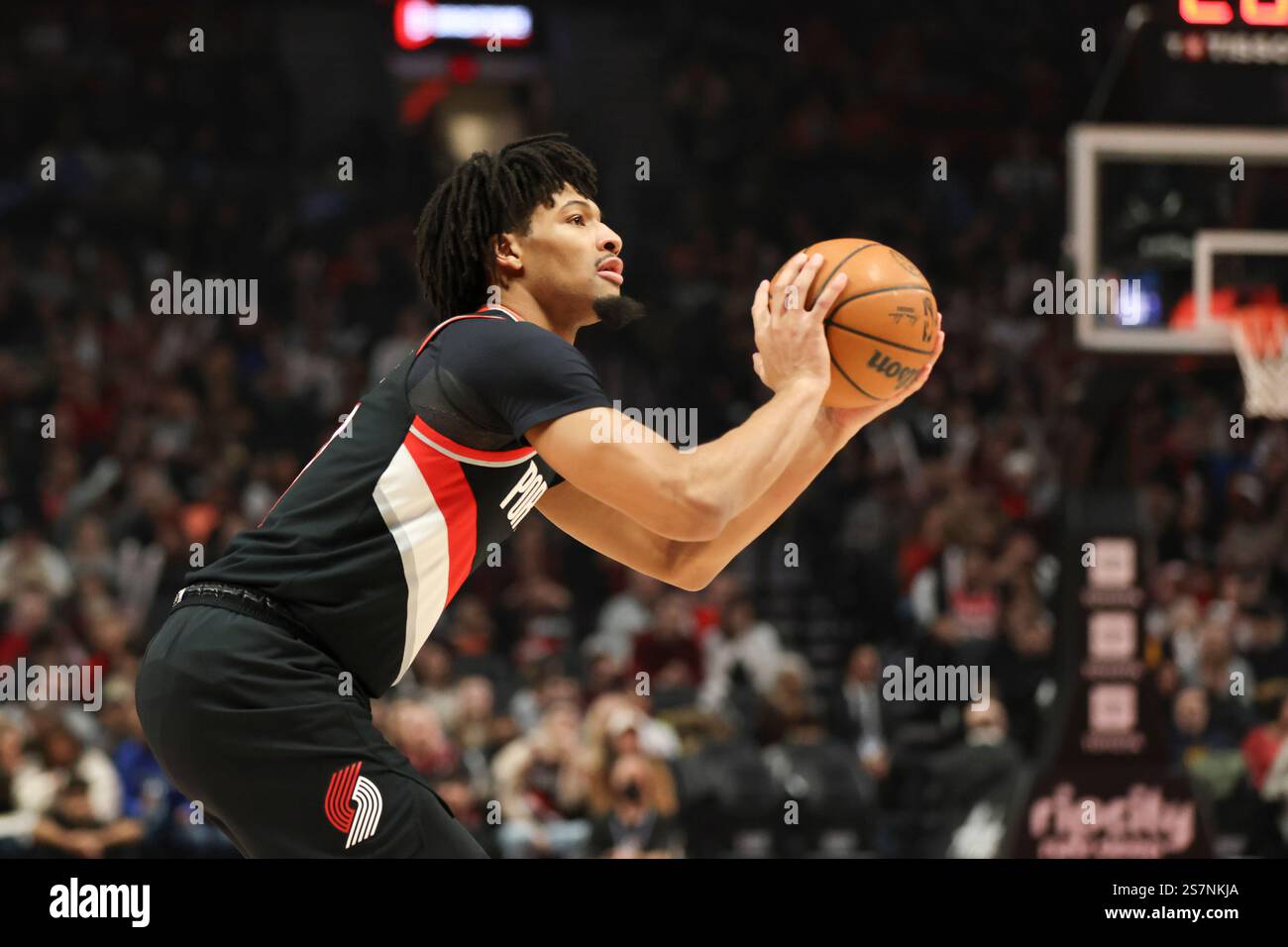 Portland Trail Blazers guard Shaedon Sharpe (17) hoots against the ...