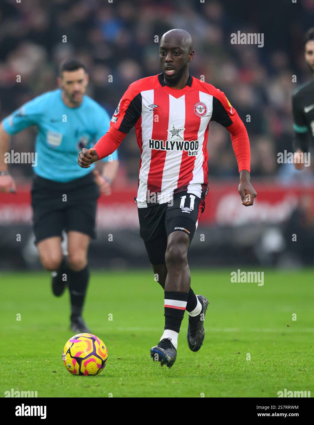 Brentford v Liverpool - Premier League - Gtech Community Stadium. Brentford's Yoanne Wissa in action. Picture : Mark Pain / Alamy Live News Stock Photo