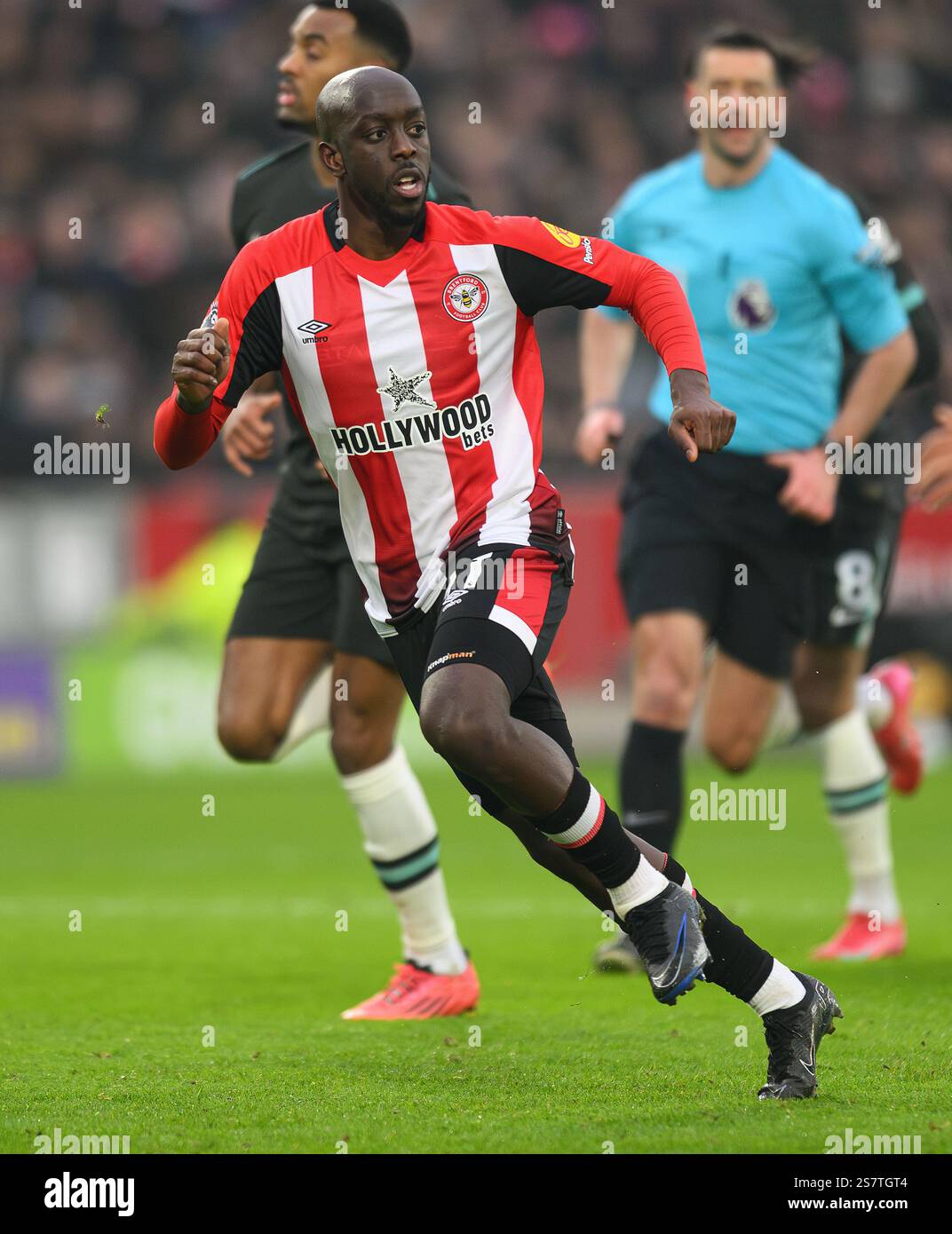 Brentford v Liverpool - Premier League - Gtech Community Stadium. Brentford's Yoanne Wissa in action. Picture : Mark Pain / Alamy Live News Stock Photo