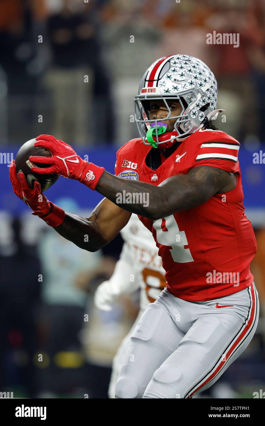 Ohio State wide receiver Jeremiah Smith (4) catches a pass during the