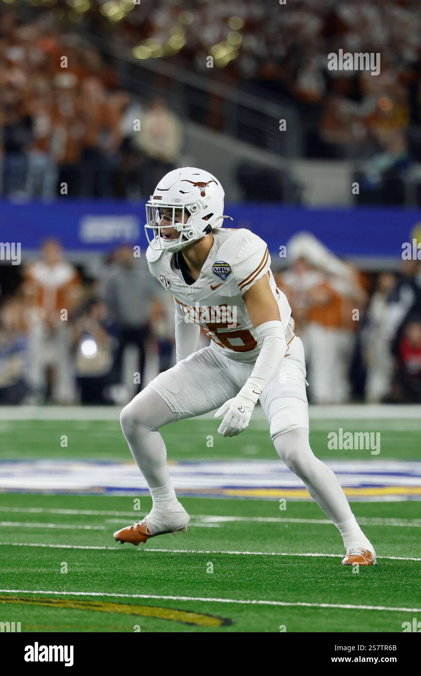 Texas defensive back Michael Taaffe (16) looks to defend during the