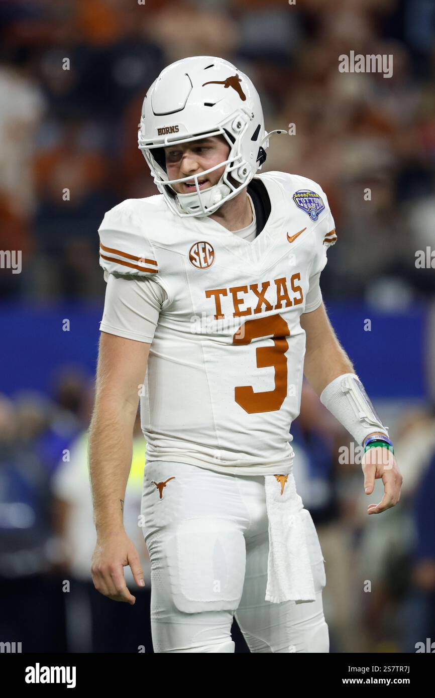 Texas quarterback Quinn Ewers (3) during the NCAA CFP semi final Cotton