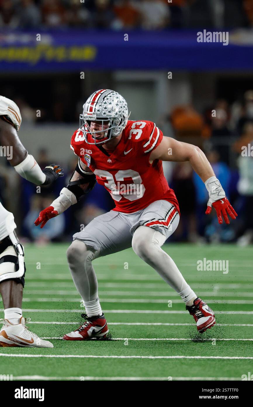 Ohio State defensive end Jack Sawyer (33) rushes during the NCAA CFP