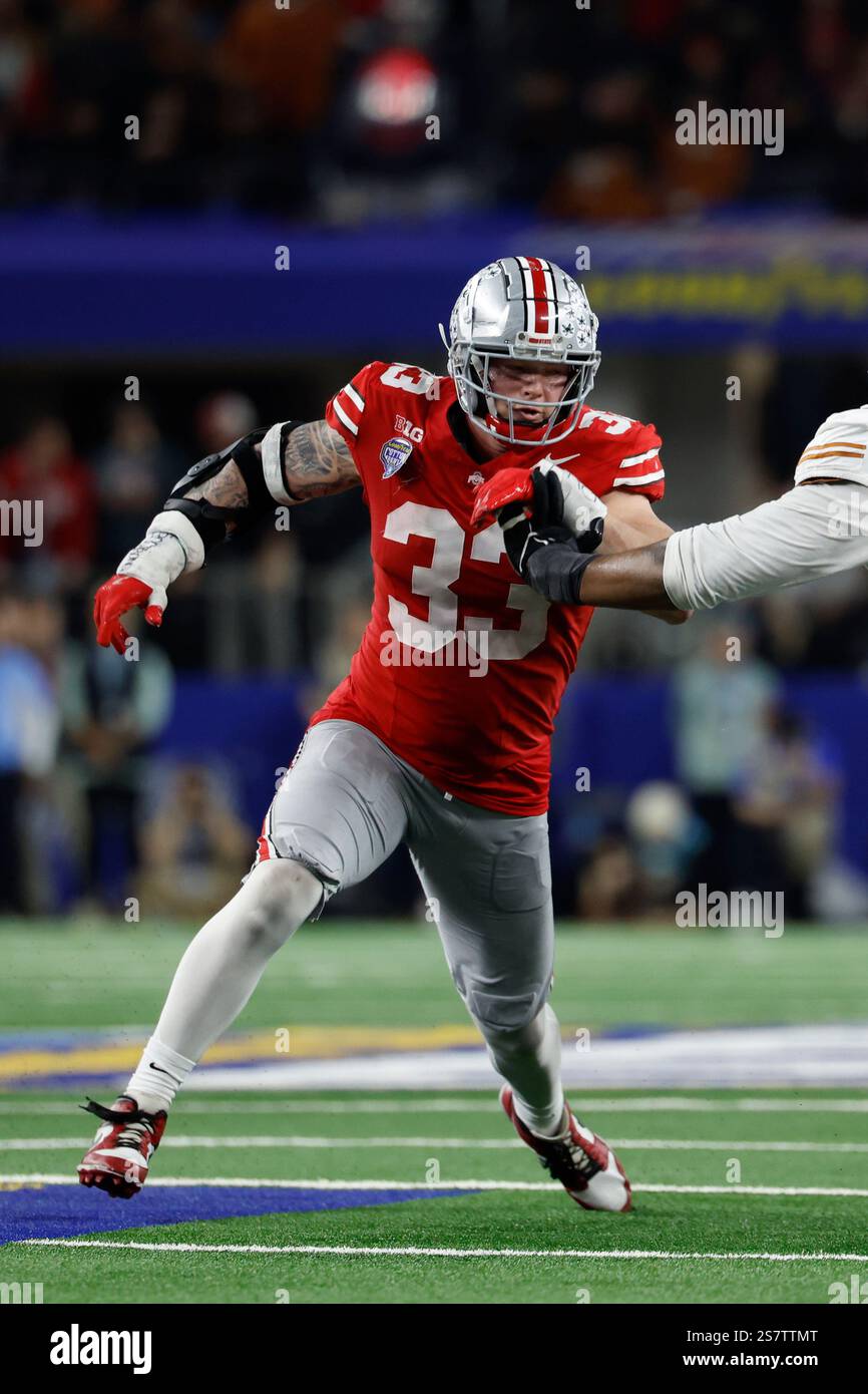 Ohio State defensive end Jack Sawyer (33) rushes during the NCAA CFP