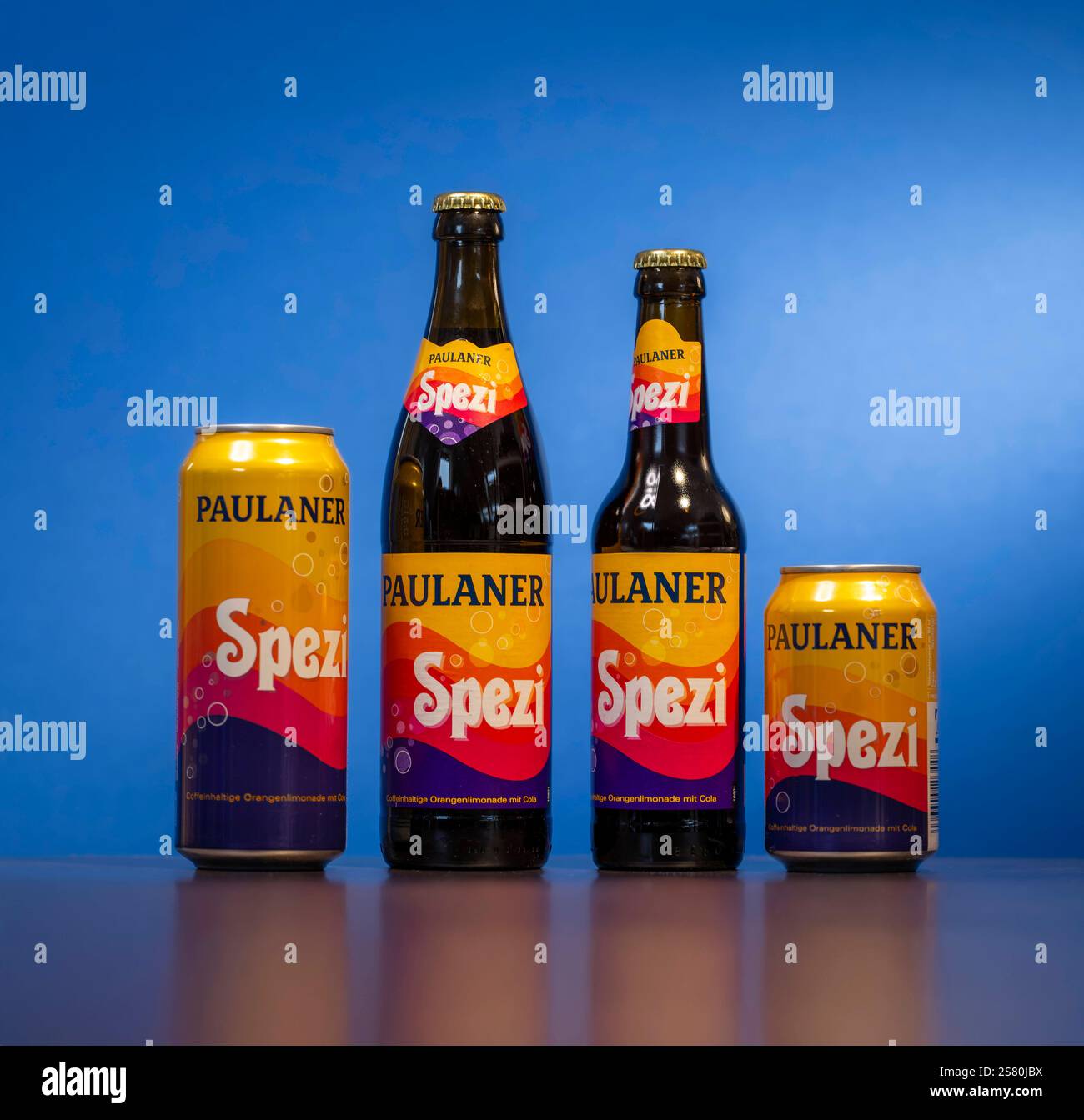 20.01.2025, Softgetränk, das beliebte Cola-Mischgetränk SPEZI, das ...