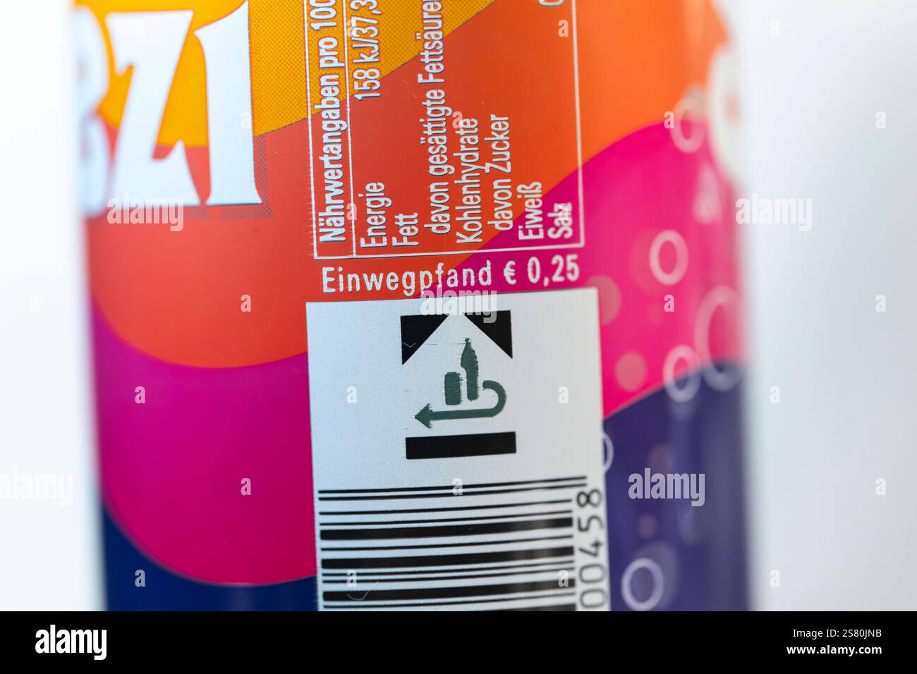 20.01.2025, Softgetränk, das beliebte Cola-Mischgetränk SPEZI, das ... 20.01.2025, Softgetränk, das beliebte Cola-Mischgetränk SPEZI, das ...