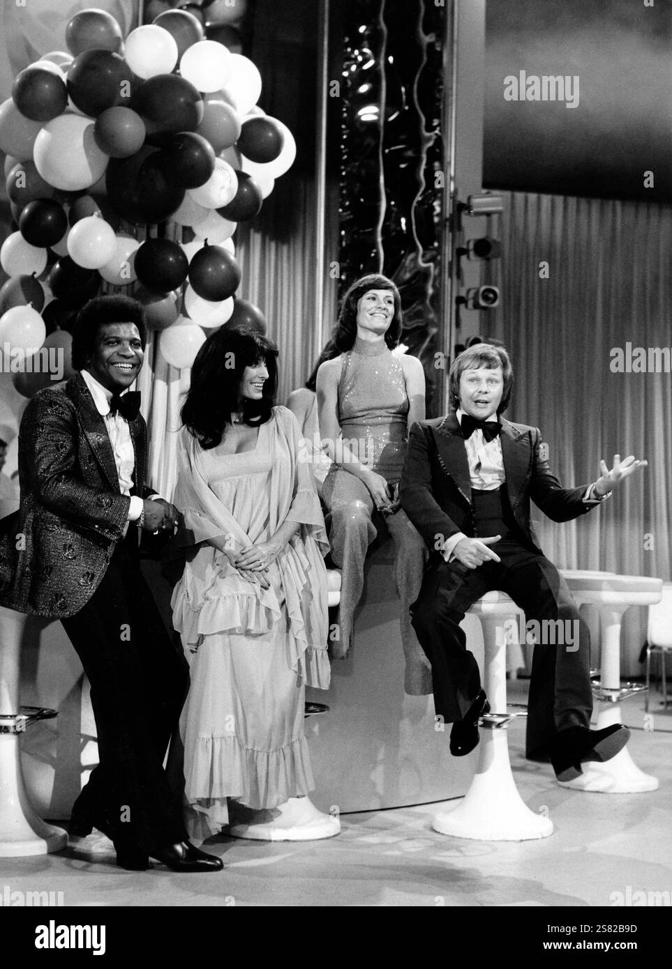 Von uns für Sie, Silvestershow, Deutschland 1975/76, Mitwirkende: Roberto Blanco, Dunja Rajter, Mary Roos, Graham Bonney Stock Photo