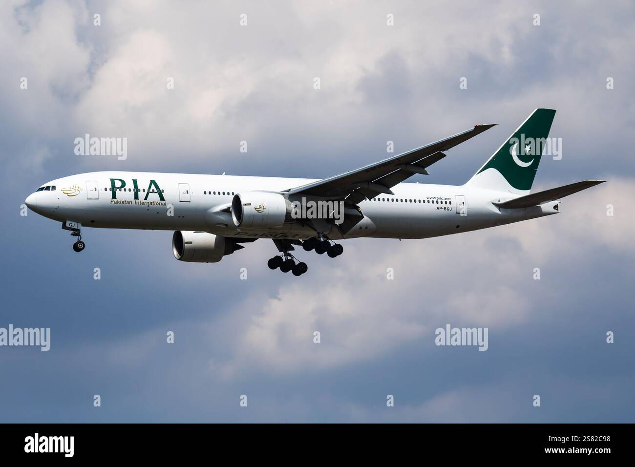 Pia 777 200 hi-res stock photography and images - Alamy