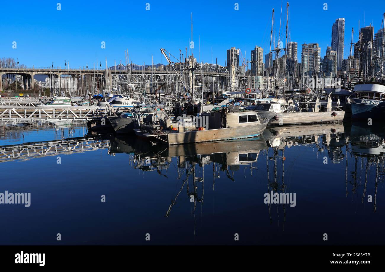 Burrard Street Bridge & False Creek as seen from Fisherman's Wharf in ...