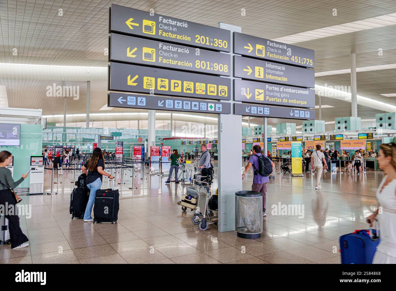 Spacio hi-res stock photography and images - Alamy