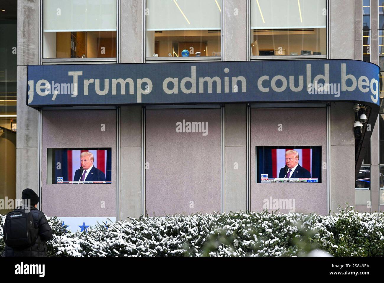 Photo by zz/NDZ/STAR MAX/IPx 2025 1/20/25 The news ticker outside the