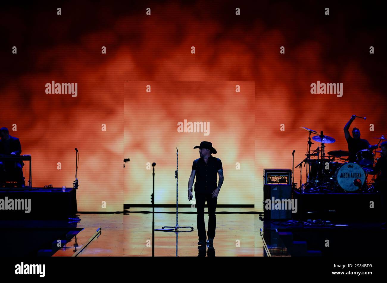 Jason Aldean performs at the Liberty Ball during the 60th Presidential