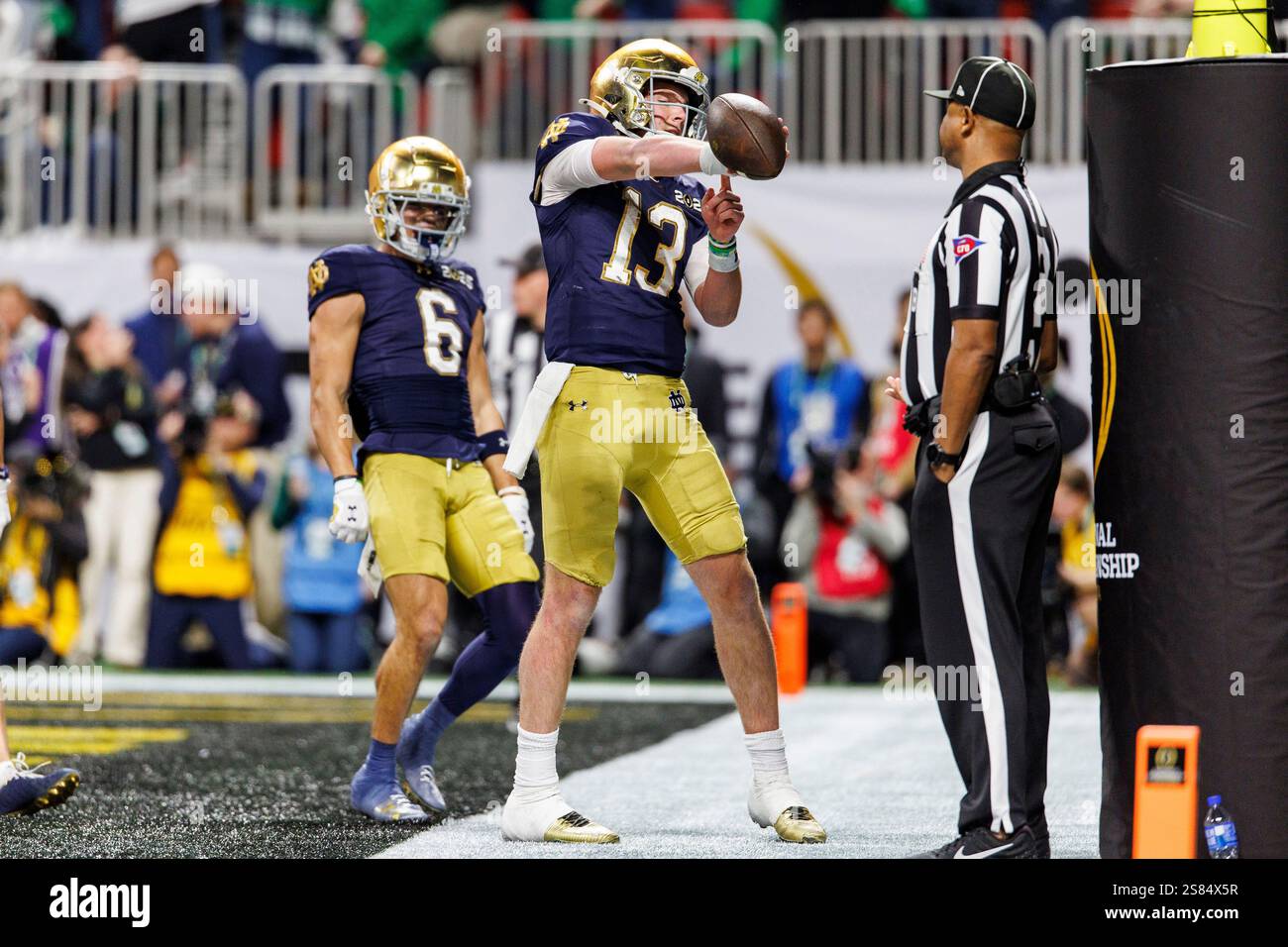 Atlanta Georgia 20th Jan 2025 Notre Dame Quarterback Riley Leonard Atlanta Georgia 20th Jan 2025 Notre Dame Quarterback Riley Leonard 13 Scores Touchdown During College Football Playoff National Game Action Between The Ohio State Buckeyes And The Notre Dame Fighting Irish At Mercedes Benz Stadium In Atlanta Georgia John Live News 2S84X5R 