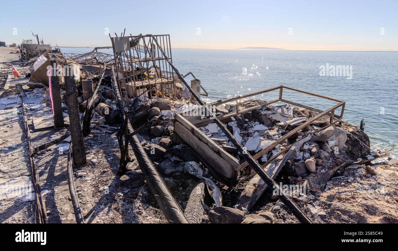 Mangled metal hi-res stock photography and images - Alamy