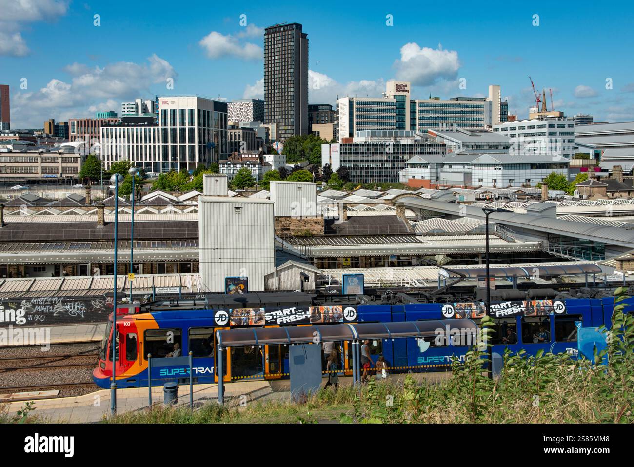 Sheffield Supertram Sheffield Station Stop Hi res Stock Photography And sheffield-supertram-sheffield-station-stop-hi-res-stock-photography-and