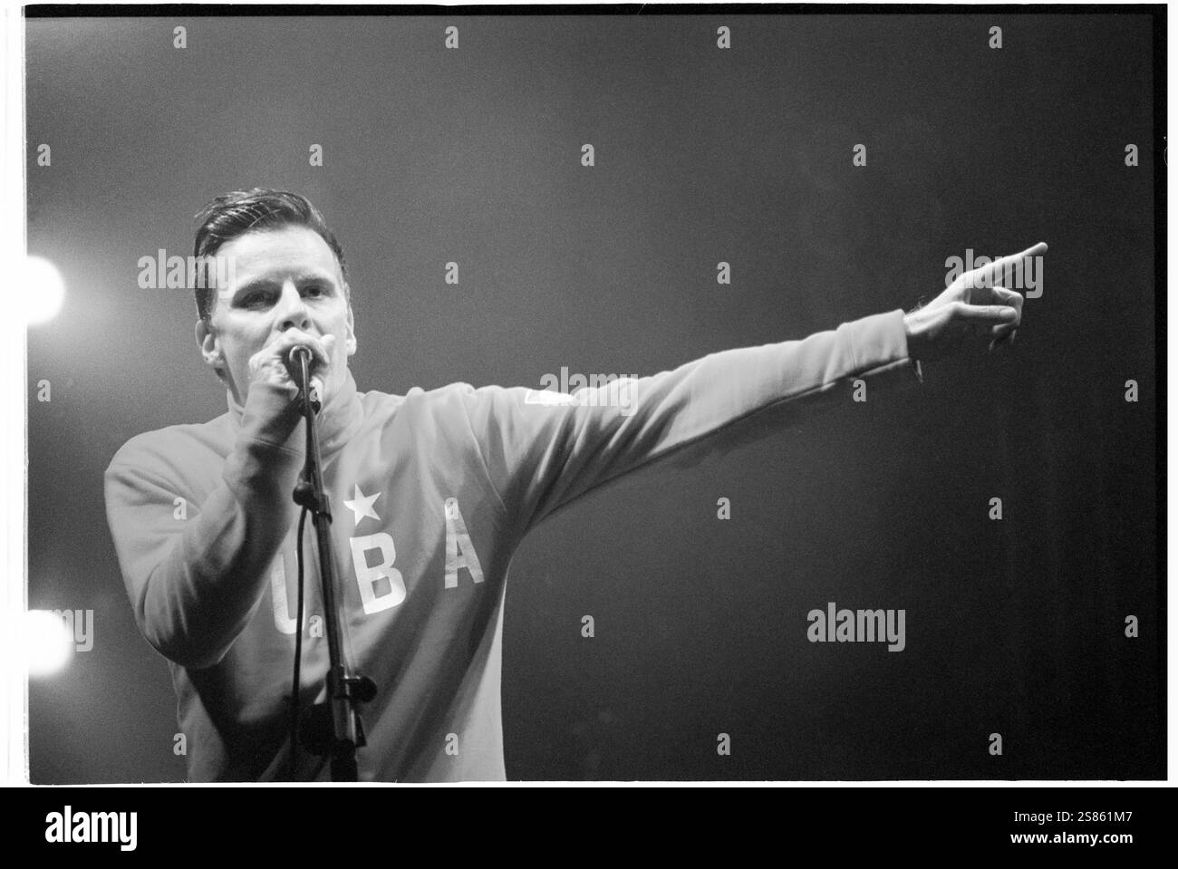 DEACON BLUE, CARDIFF BIG WEEKEND, 2001: Ricky Ross of Deacon Blue ...