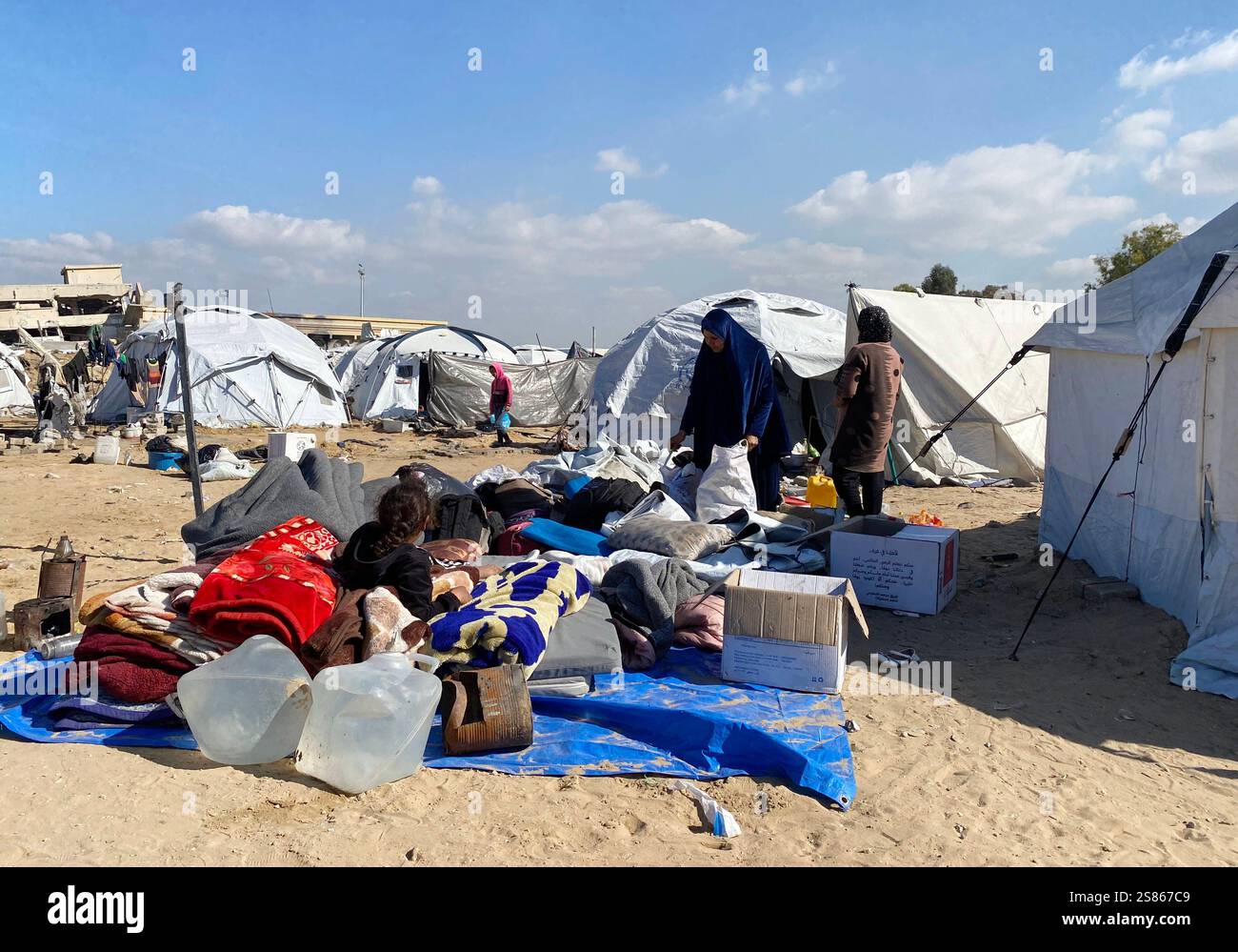 Displaced Palestinian families in Gaza City begin moving their tents ...