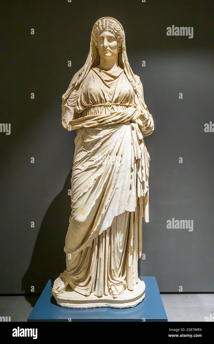 Statue of Lucilla - fine-grained white marble - the colossal dimensions ...