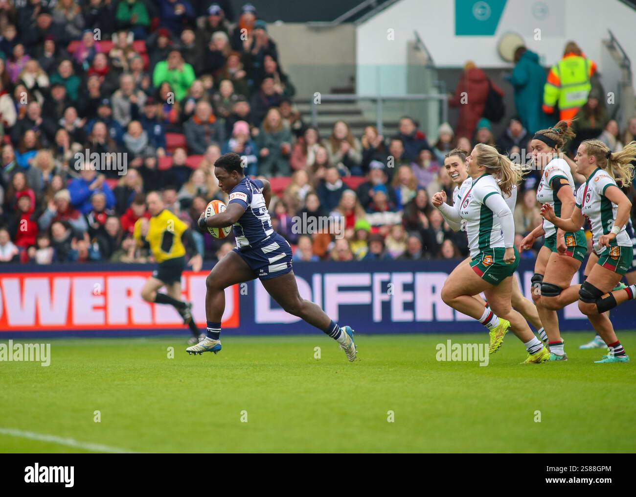 Bristol, England, January 18th 2025 Simi Pam (Bristol Bears) runs for ...