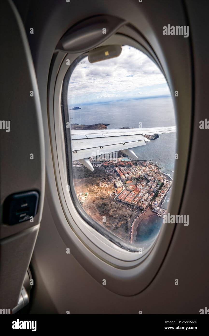 View from the cabin of an airplane approaching Tenerife South Stock Photo