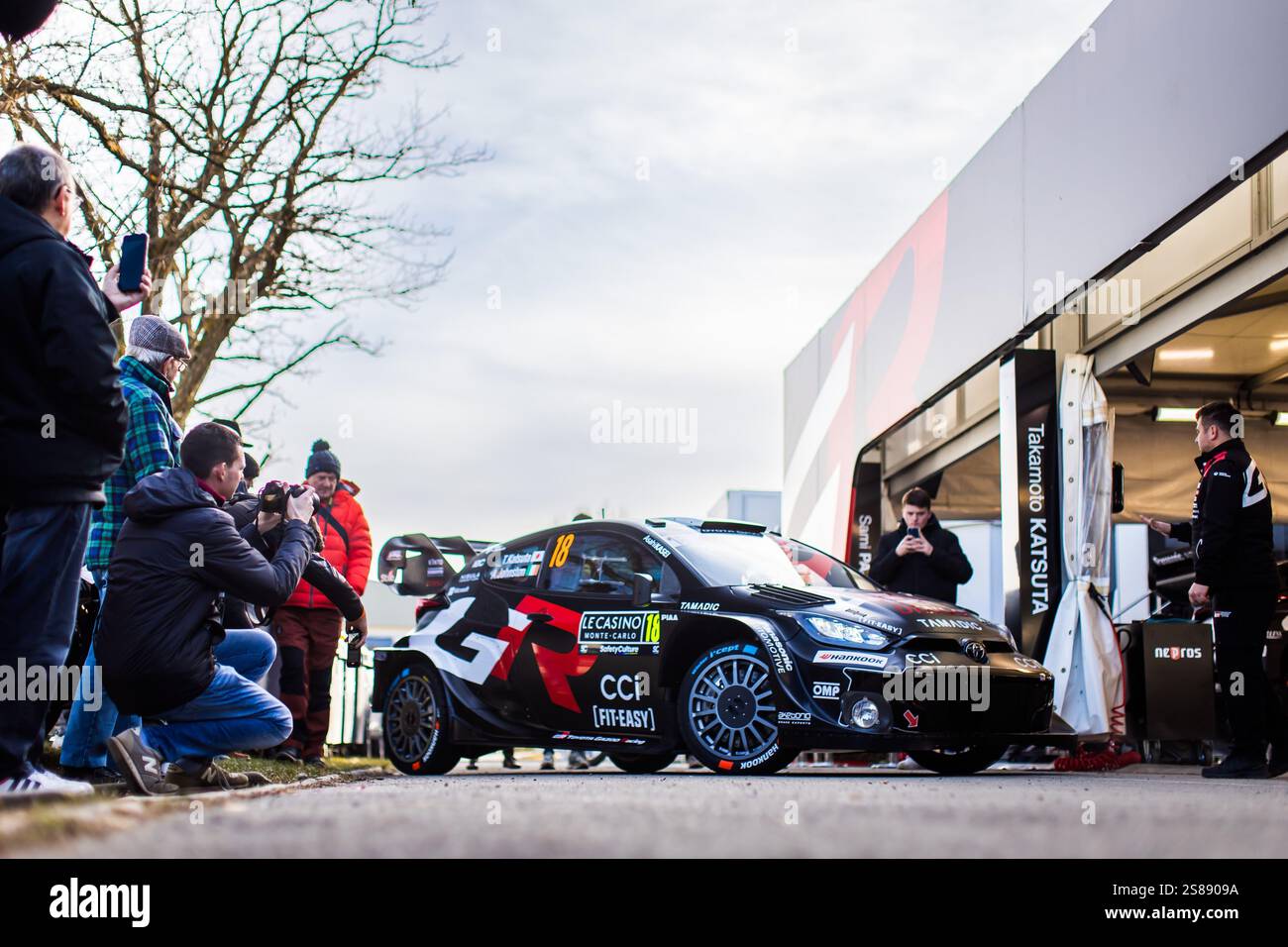 18 Takamoto KATSUTA, Aaron JOHNSTON, Toyota GR Yaris Rally1, ambiance