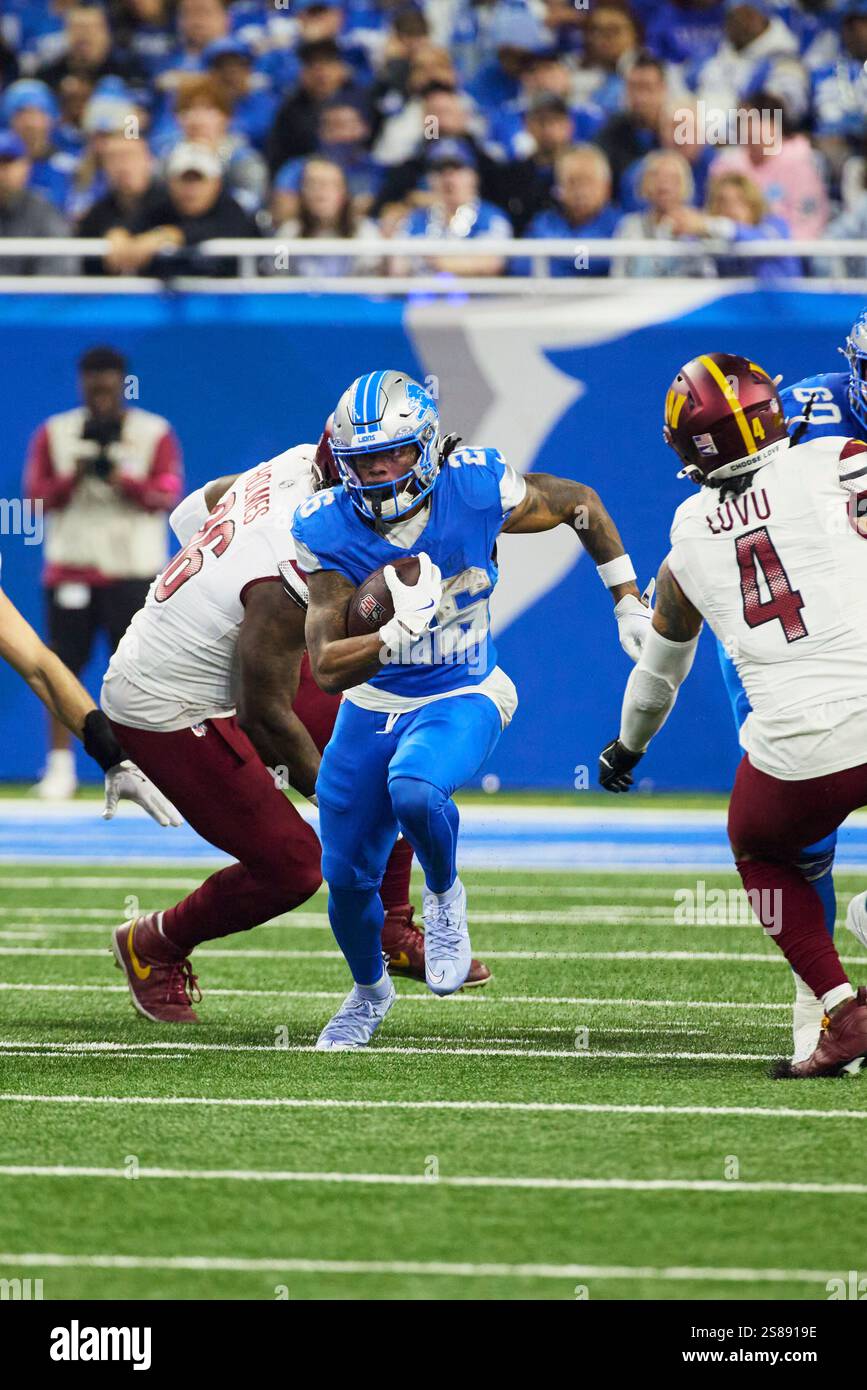 Detroit Lions quarterback Teddy Bridgewater (12) rushes against the