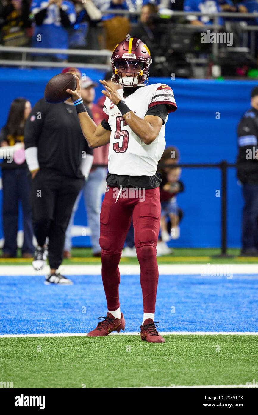 Washington Commanders quarterback Jayden Daniels (5) warms up against