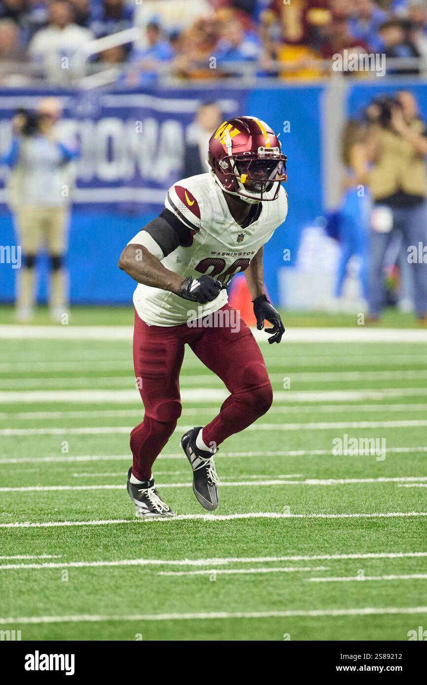 Washington Commanders safety Quan Martin (20) pursues a play against