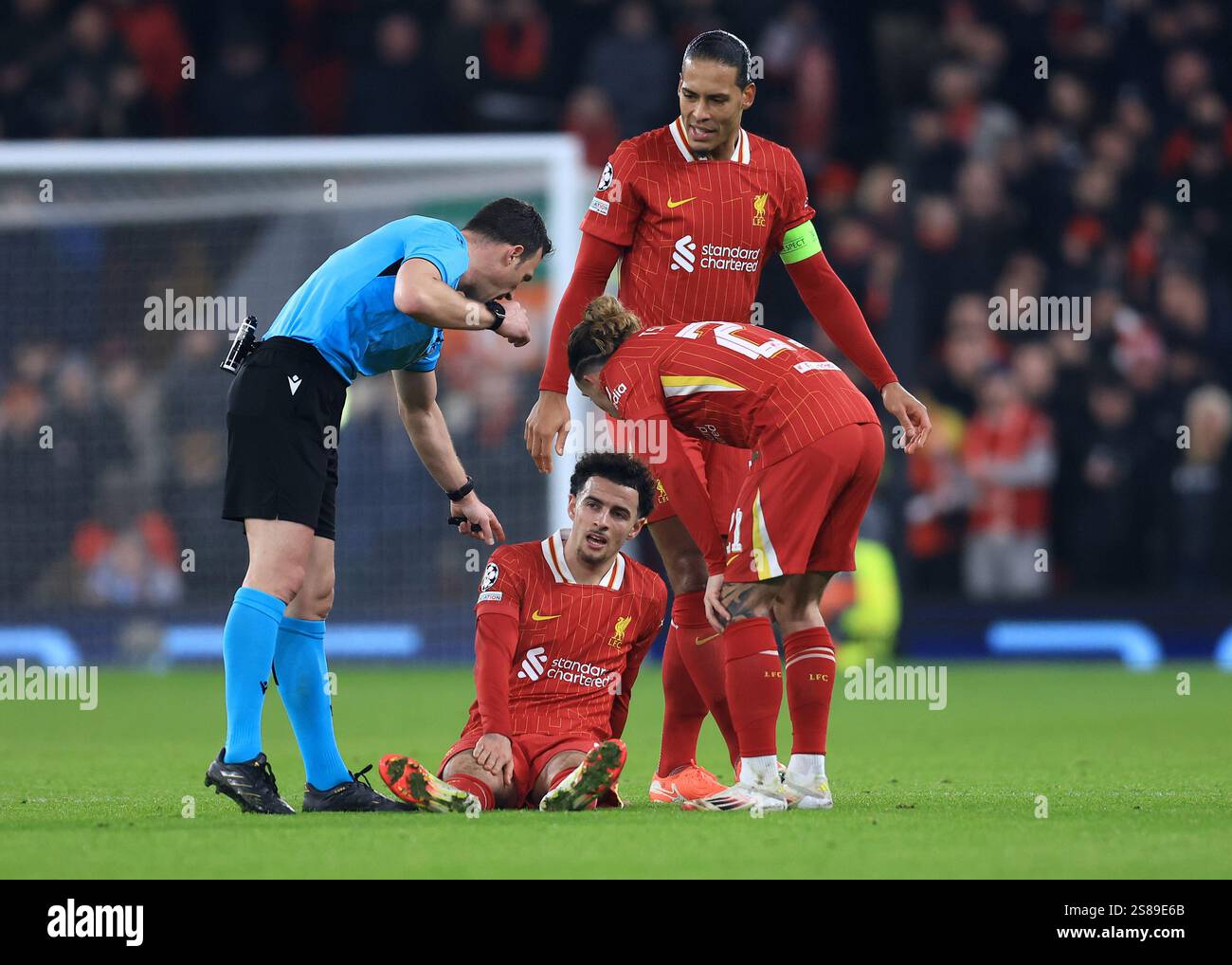 Liverpool, England, 21st January 2025. Liverpool’s Curtis Jones gets