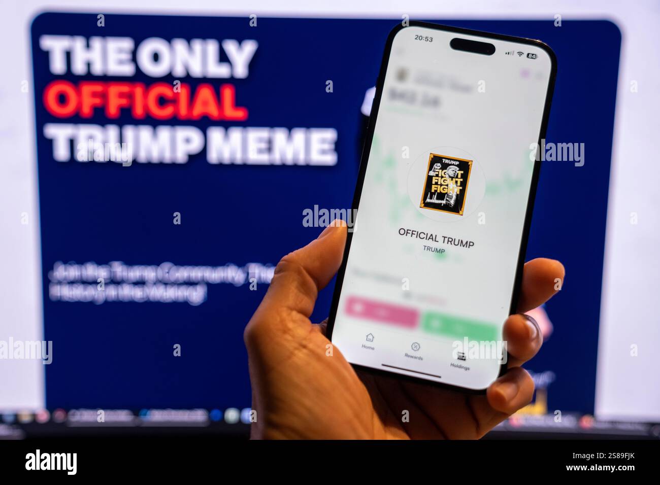 Phone coin hi-res stock photography and images - Page 5 - Alamy