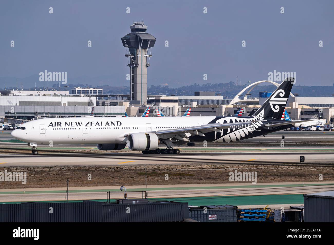 Air new zealand boeing 777 300er hi-res stock photography and