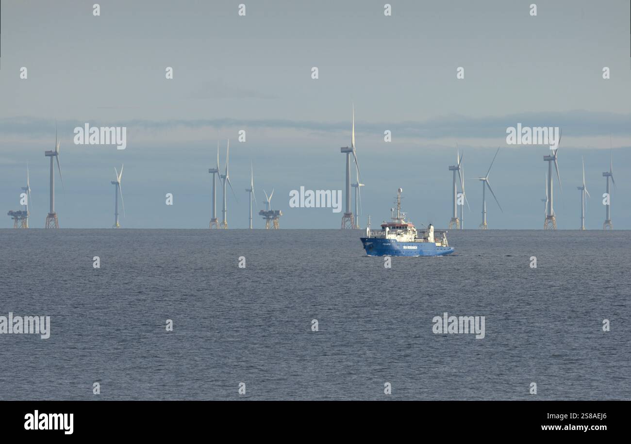 Beatrice Offshore Wind Farm Pylons Trace The Earth s Curvature Beyond Beatrice Offshore Wind Farm Pylons Trace The Earth s Curvature Beyond