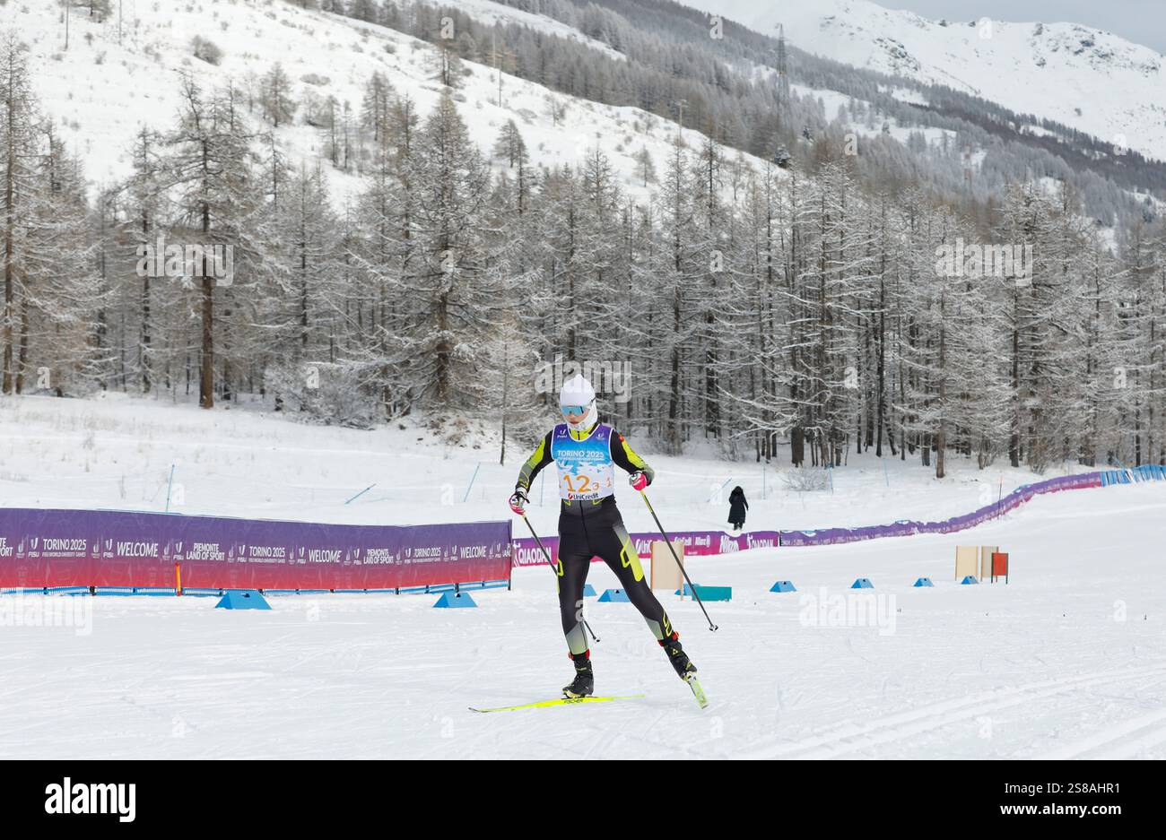 (250122) PRAGELATO, Jan. 22, 2025 (Xinhua) Zou Jing of China