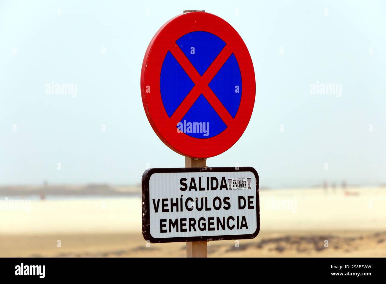 Emergency vehicles only sign, La Concha Beach, El Cotillo, Fuerteventura, Canary Islands, Spain. Stock Photo