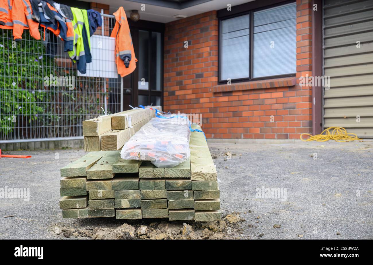 Driveway Protection Timber Wood timber hi hi-res stock photography and images - Alamy