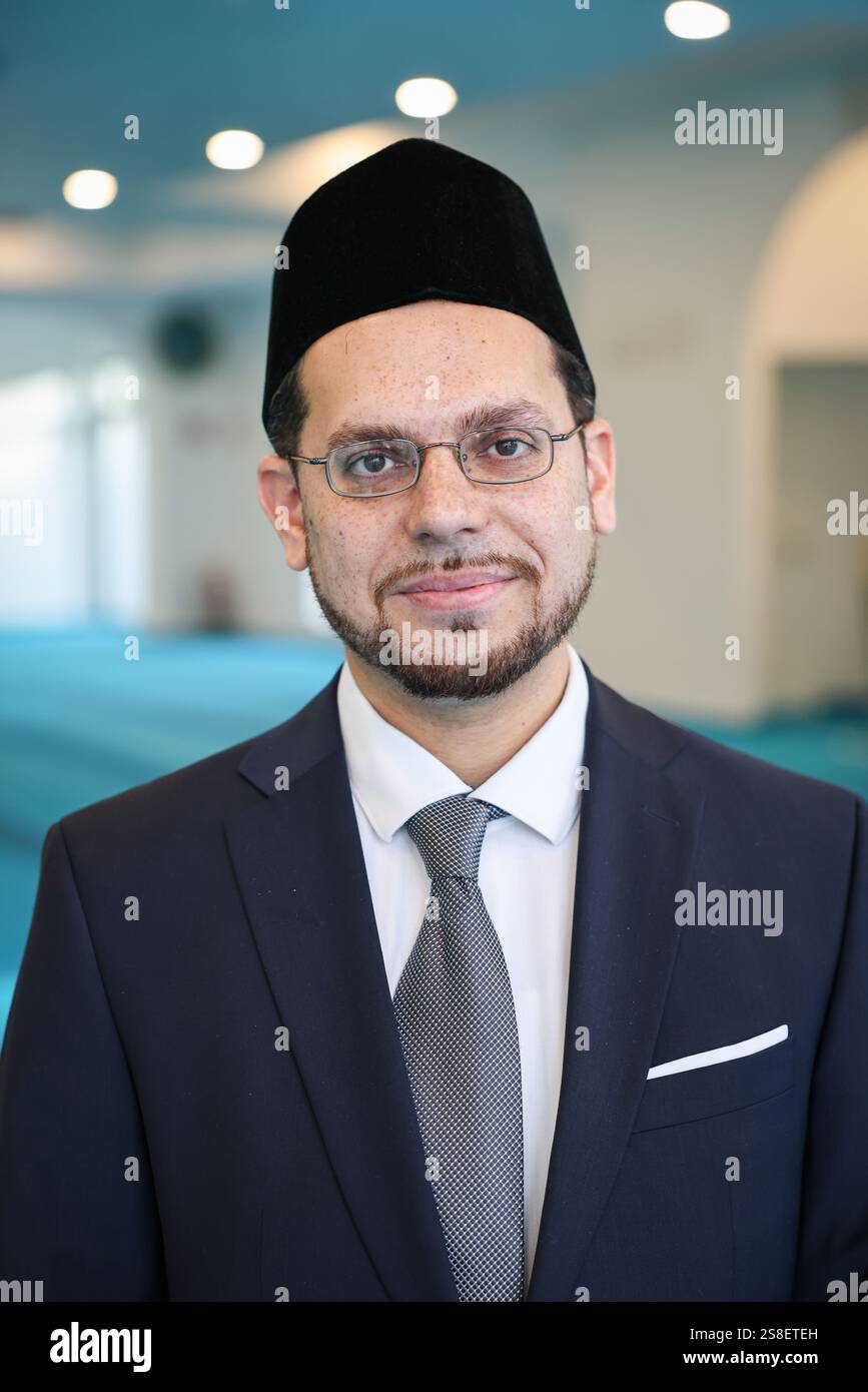 hamburg-germany-22nd-jan-2025-shakeel-ahmad-umar-imam-of-the-bait