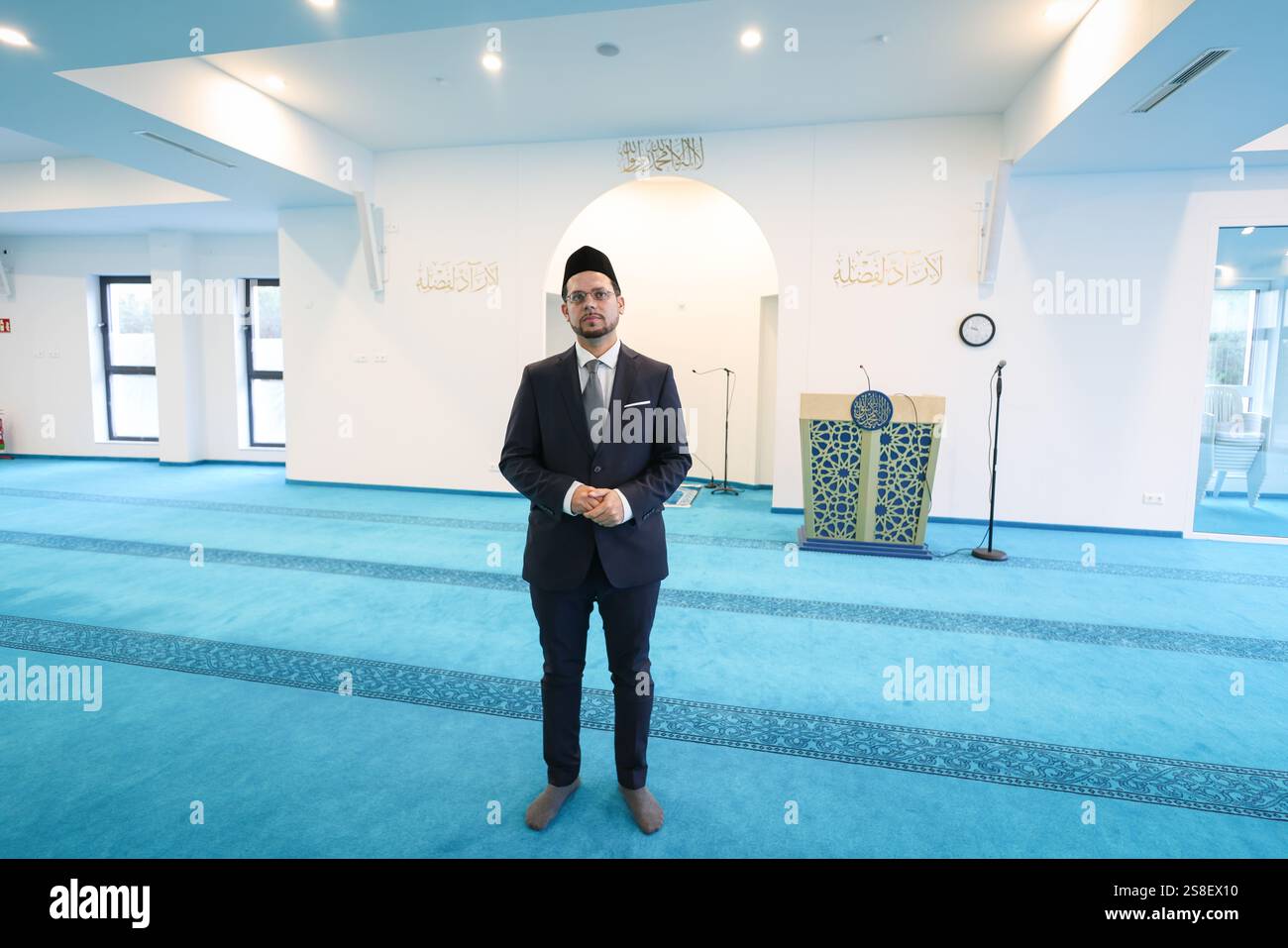 Rasheed Bai 22 January 2025, Hamburg: Shakeel Ahmad Umar, Imam of the Bait-ur ...
