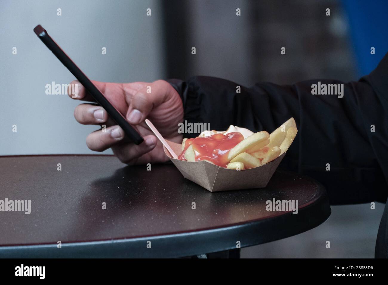 Ungesunde ernährung hi-res stock photography and images - Alamy, image size:1300x956