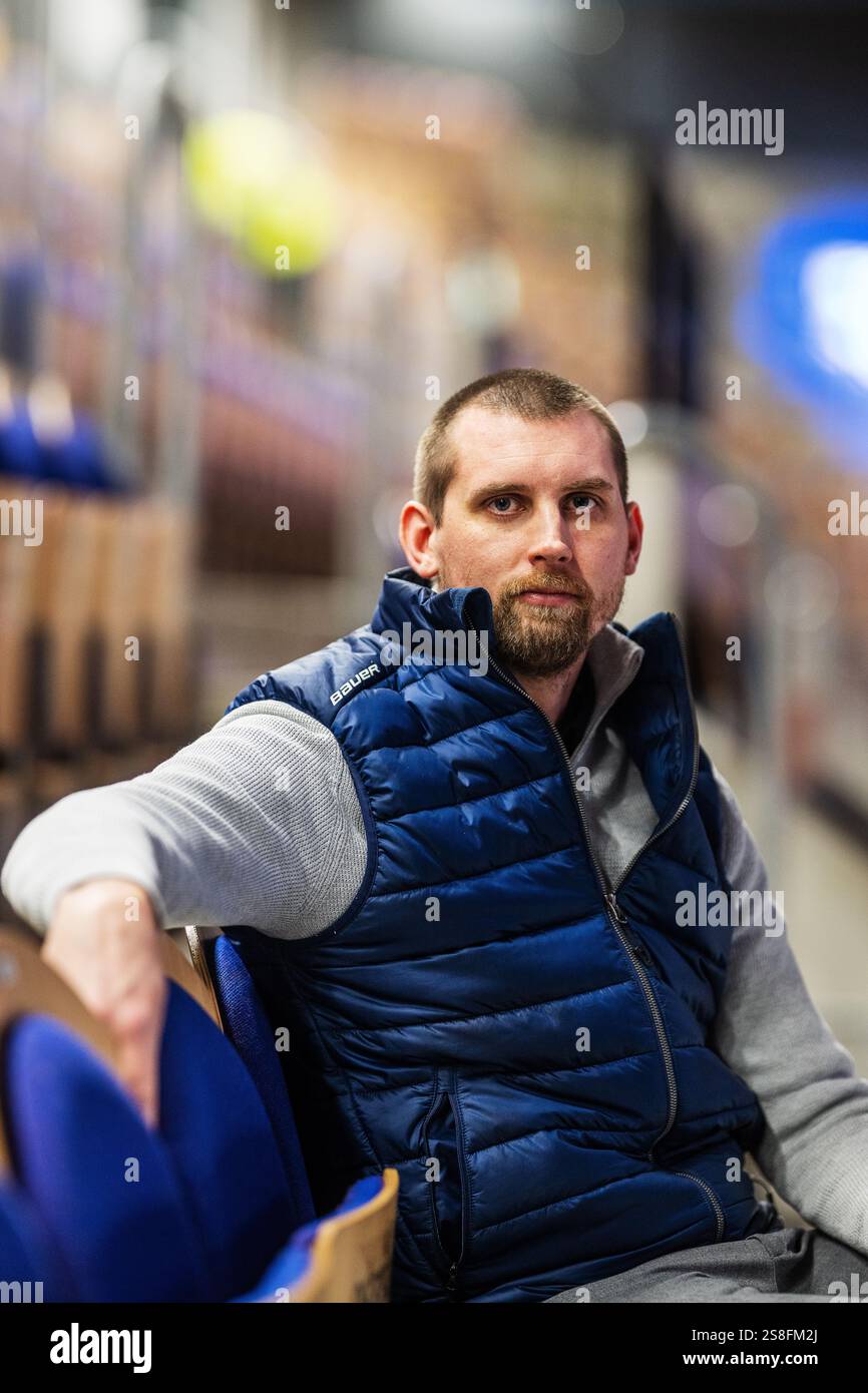 Oskarshamn, Sverige. 22nd Jan, 2025. 250122 Oskarshamns sportchef Arsi ...