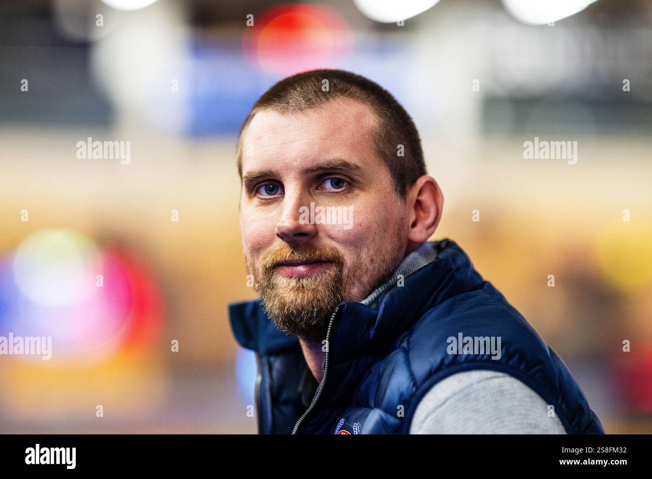 250122 Oskarshamns sportchef Arsi Piispanen inför ishockeymatchen i ...