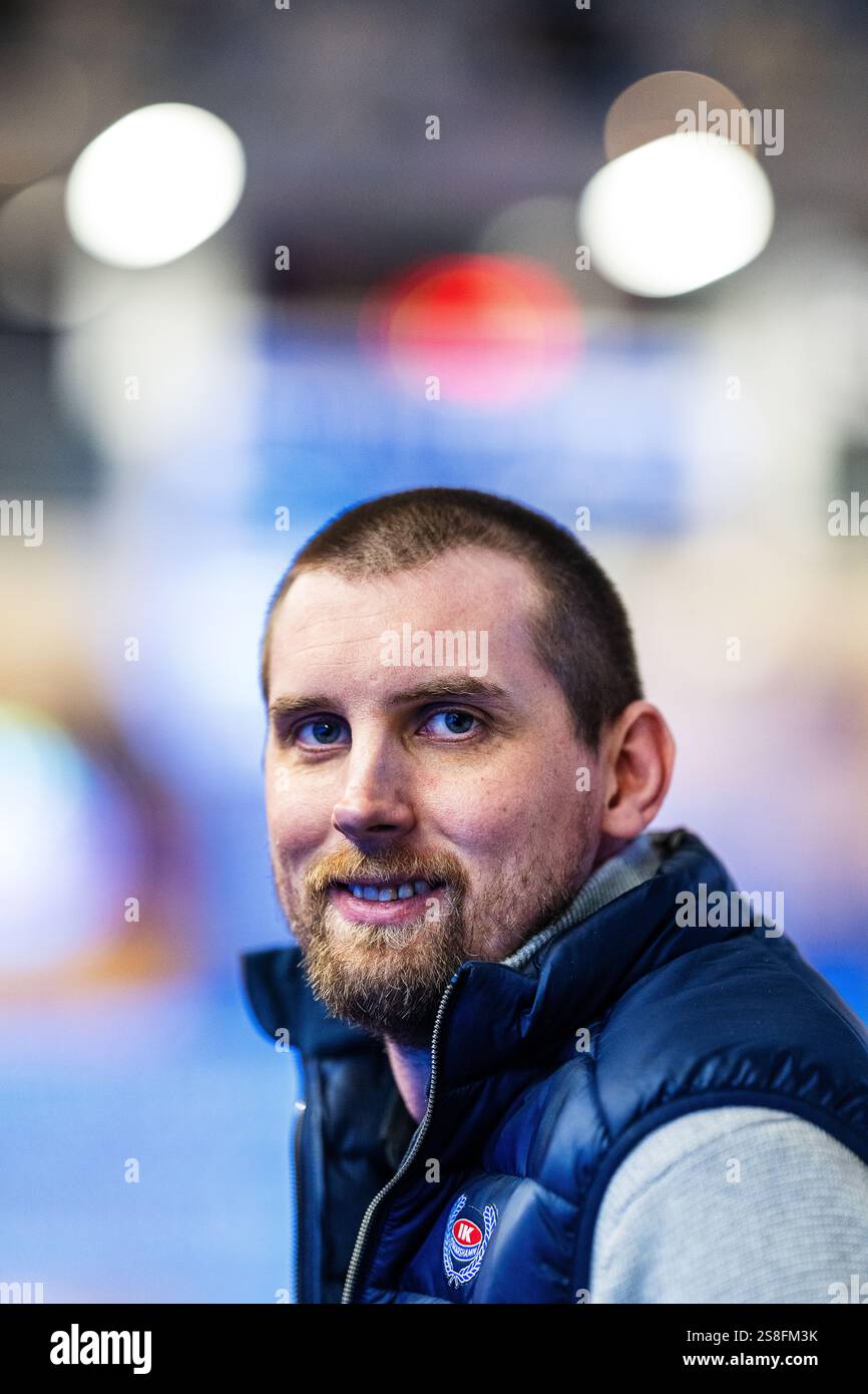 250122 Oskarshamns sportchef Arsi Piispanen inför ishockeymatchen i ...